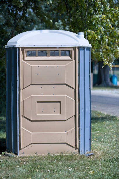 Porta potty delivery and setup in Maplewood, MO